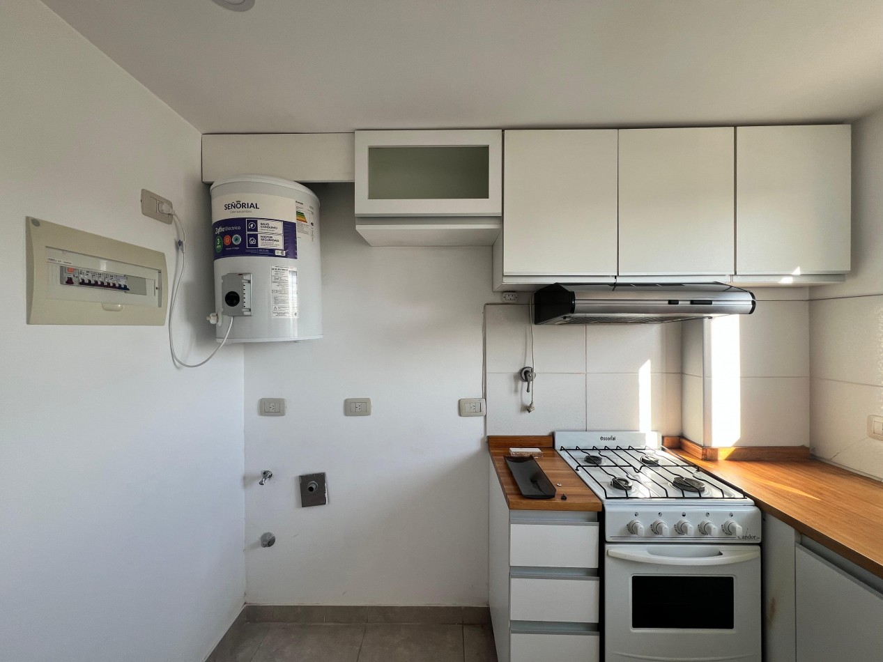 Alquiler - 2 Ambientes Al Frente con Balcon