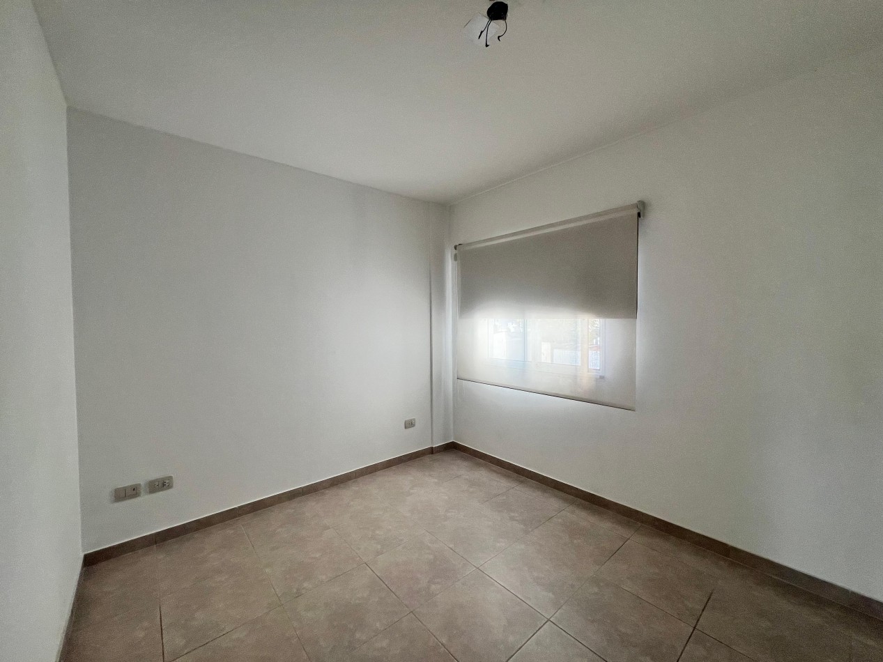 Alquiler - 2 Ambientes Al Frente con Balcon