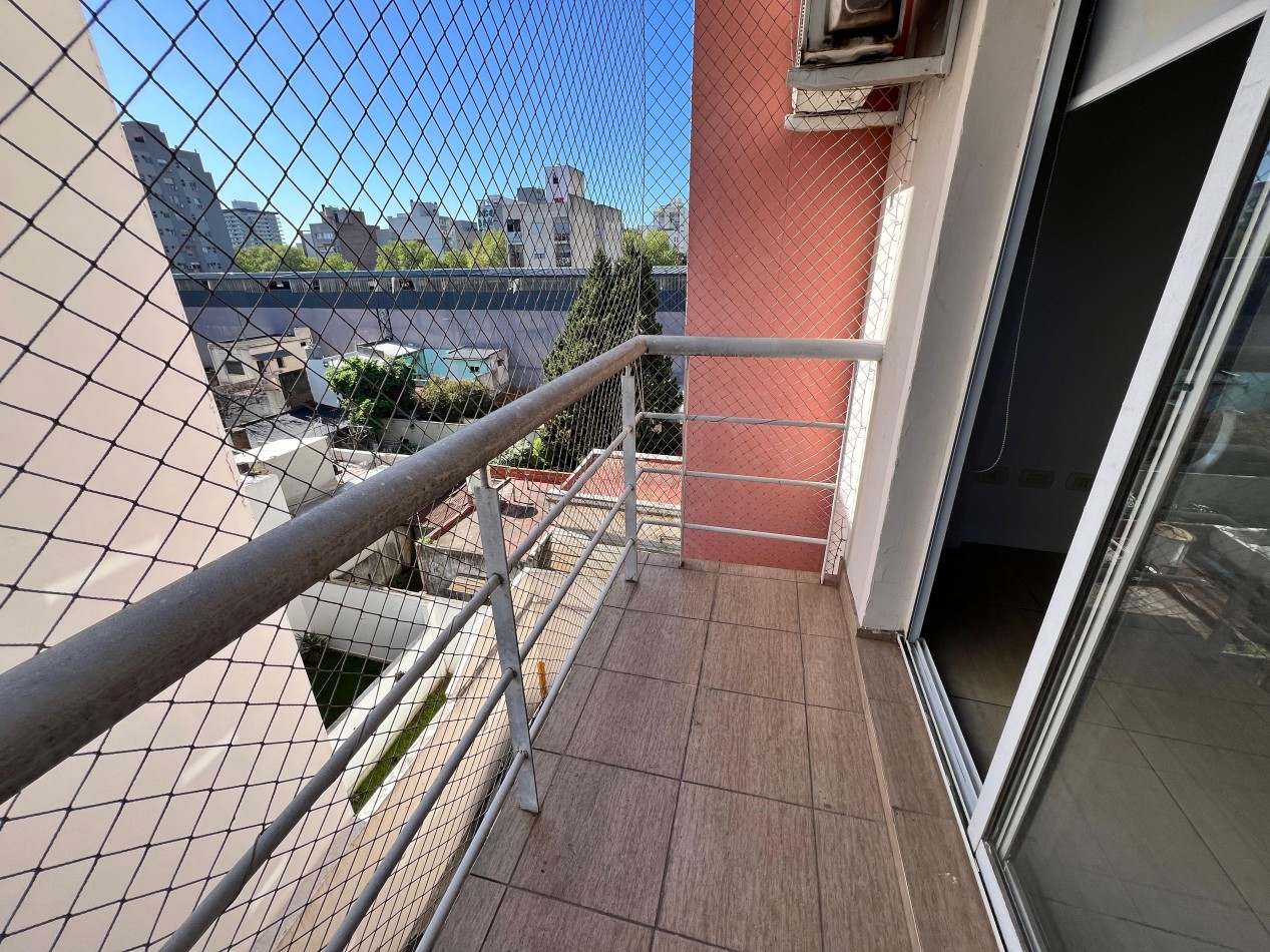 Hermoso 2 Ambientes con Balcon en Alquiler