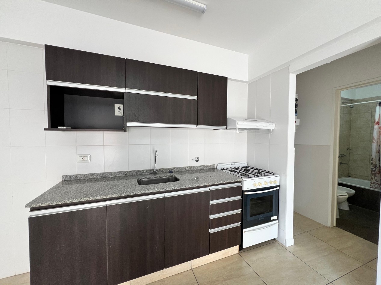 Hermoso 2 Ambientes con Balcon en Alquiler