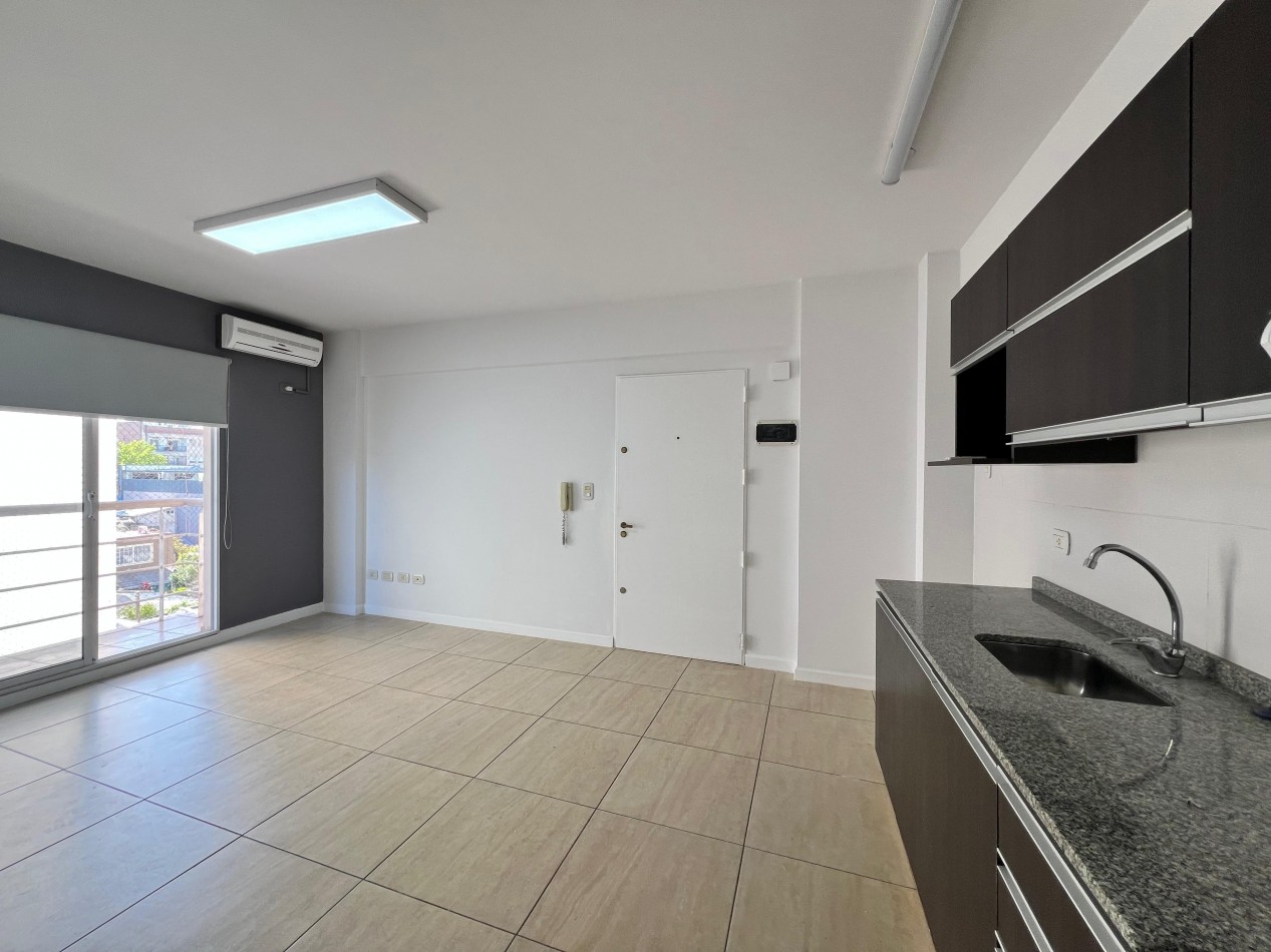 Hermoso 2 Ambientes con Balcon en Alquiler