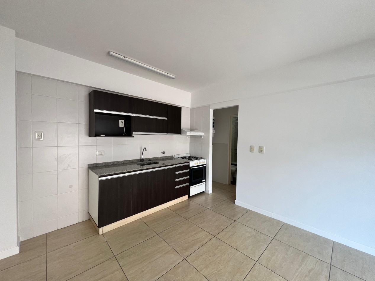 Hermoso 2 Ambientes con Balcon en Alquiler